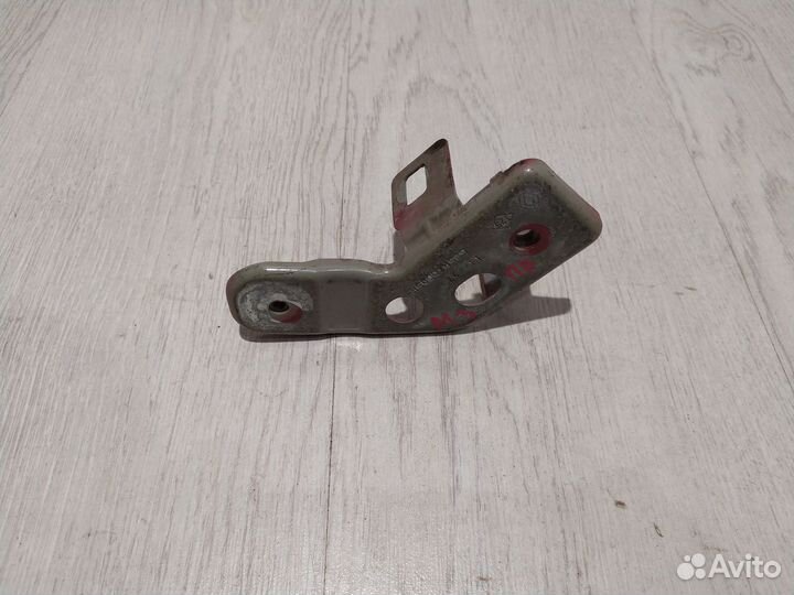 Кронштейн крепление Опора радиатора Renault megane