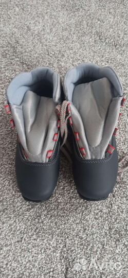 Ботинки лыжные