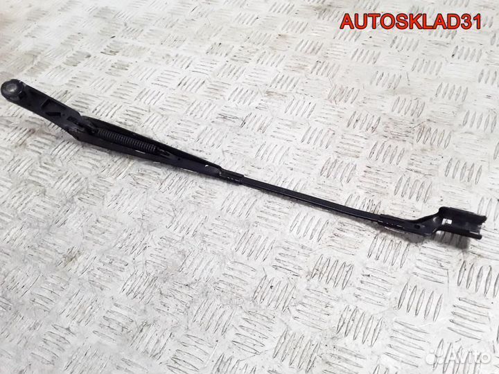 Поводок стеклоочистителя левый VW Caddy 2