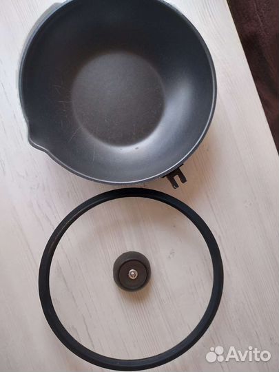 Сковорода- вок Rondell Escurion 28см с крышкой