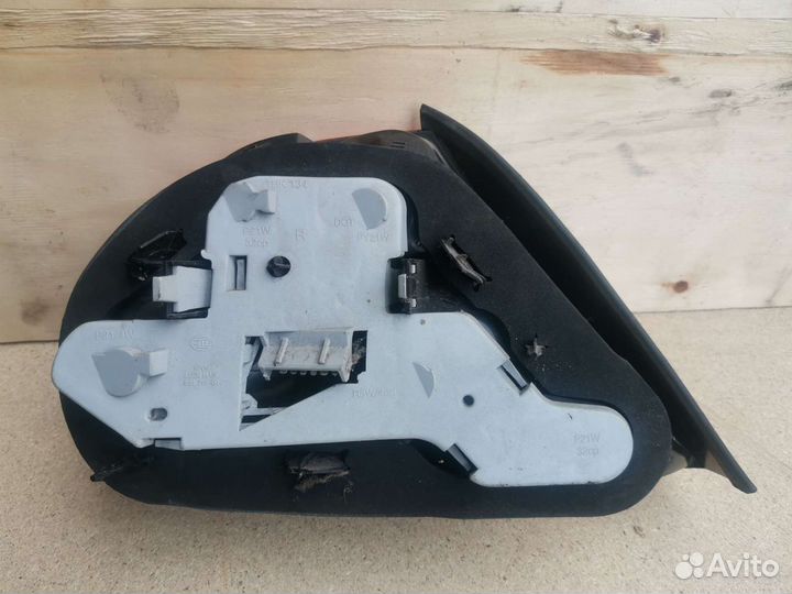 Фонарь задний правый Jaguar s-type 2003г