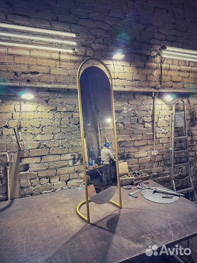 Зеркало напольное овальное в раме