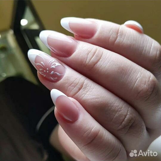 Мастер маникюра и наращивания ногтей