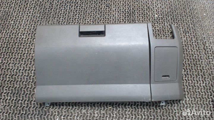 Бардачок Infiniti QX56, 2004