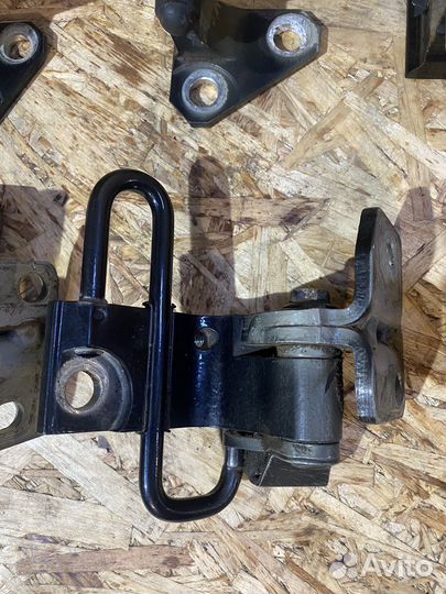 Петля двери VW Passat B6 B7 CC 05-15