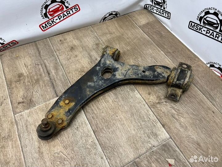 Рычаг подвески нижний передний левый Ford Focus 1
