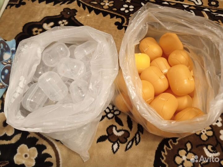 Яйца от киндера и чупа чупс