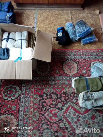 Перчатки разные