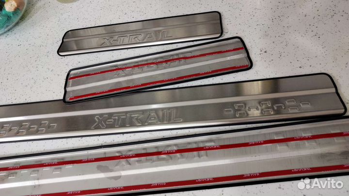 Накладки на пороги Nissan X trail