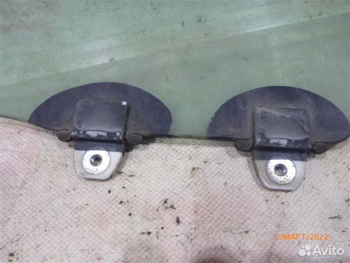 Стекло двери переднее левое Honda Civic FD1 R18A2