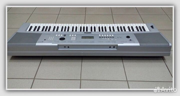 Yamaha DGX-220 Portable Grand