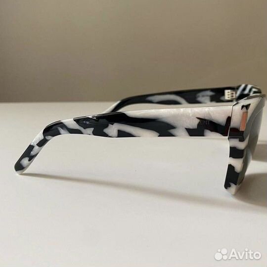 Очки Saint Laurent