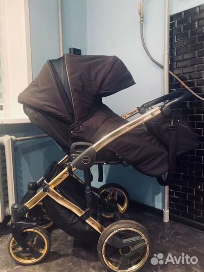 Коляска черная с золотом Junama Diamond 3 в 1