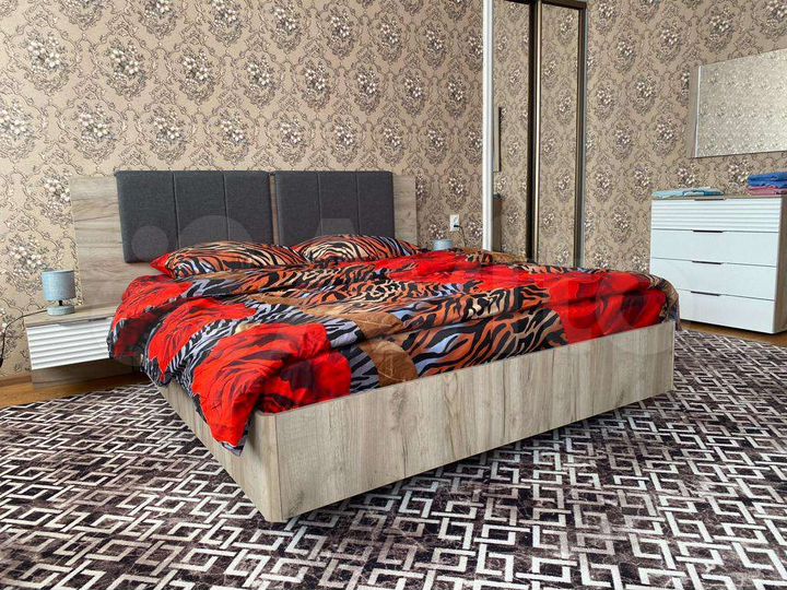 2-к. квартира, 70 м², 1/1 эт.