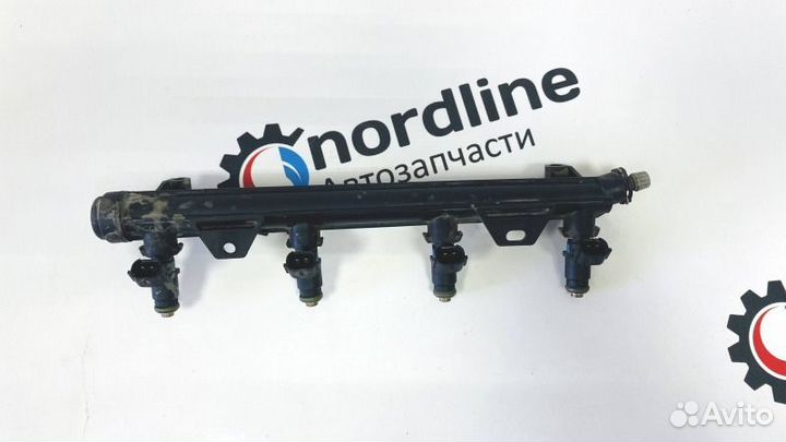 Топливная рампа с форсунками Volkswagen Polo Sedan