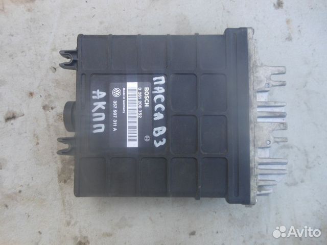 Блок управления двигателем VW Passat B3 1988-1993