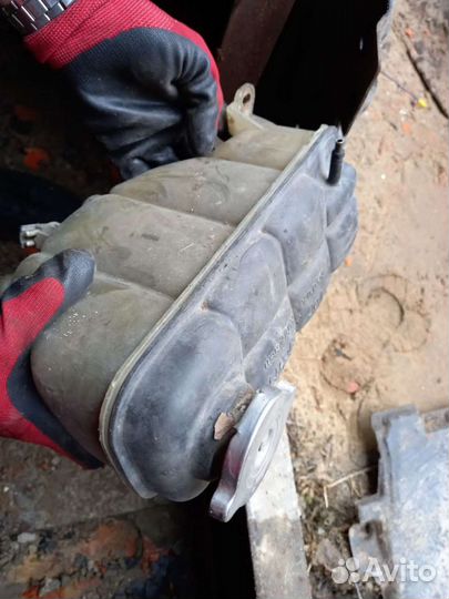 Расширительный бак и клапана печки Mercedes w202