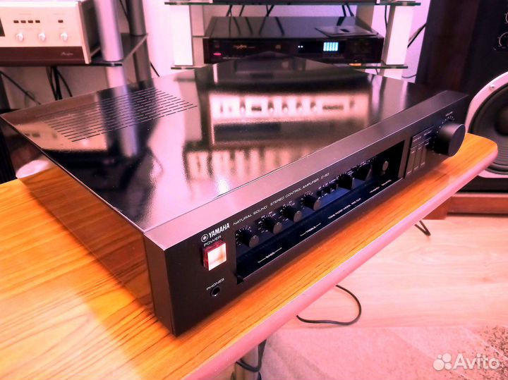 Предварительный усилитель Yamaha C-50