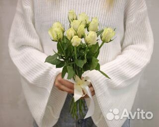 Букет из 11 белых роз 35-40 см (Кения) под ленту