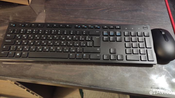 Беспроводная клавиатура и мышь Dell KM636