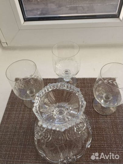 Ваза для конфет на ножке