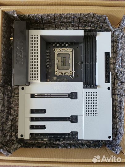 Nzxt Z690 материнская плата