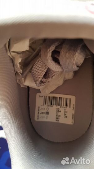 Кроссовки женские 37 размер новые