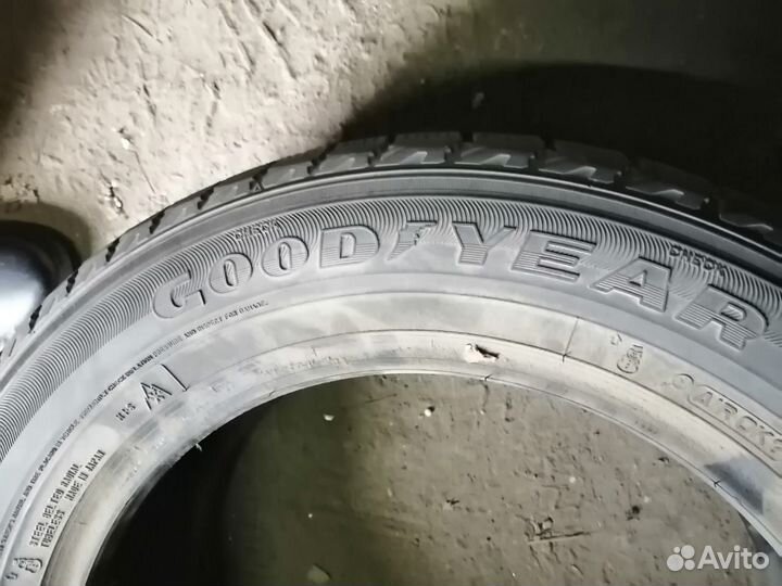 Goodyear 4x4 UG Ice Navi 215/60 R17