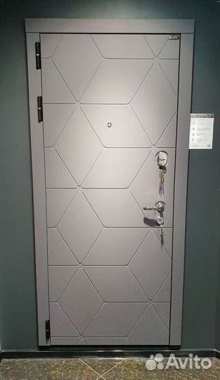 Дверь входная серая шумо-изоляционная Космо