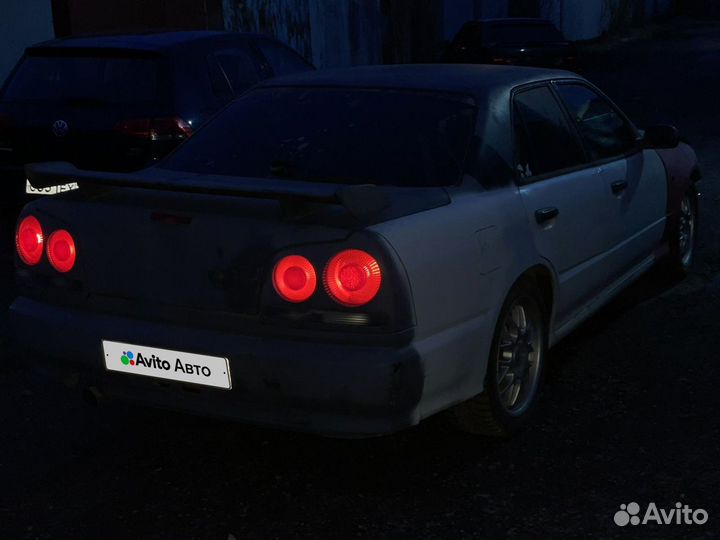 Nissan Skyline 2.5 AT, 1998, 100 000 км