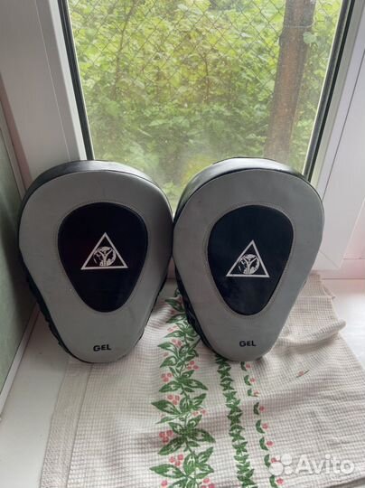 Боксерские перчатки