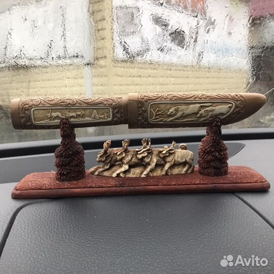 Нож на подставке ручной работы