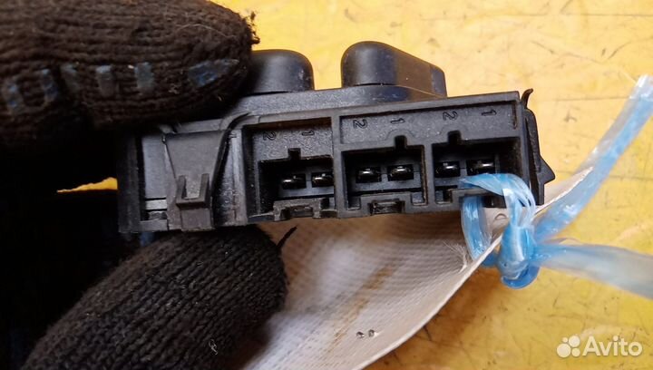 Кнопка многофункциональная W203 С-klasse A2108213851