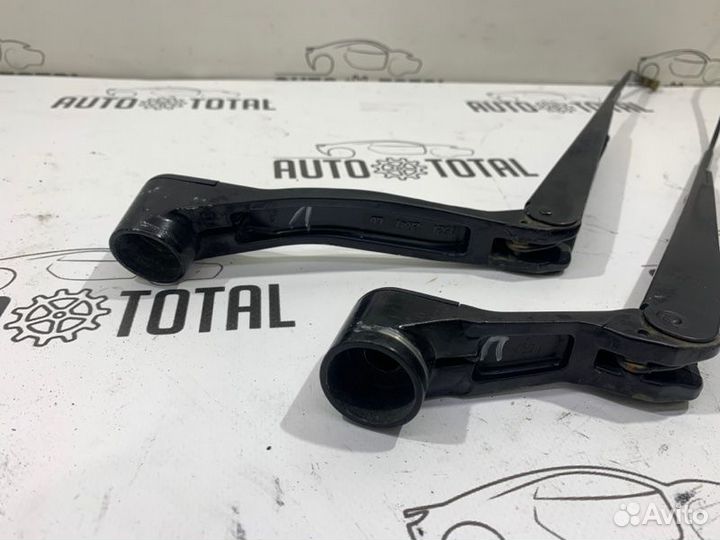 Поводок стеклоочистителя Mitsubishi Lancer 9 4G18