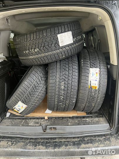 Pirelli Scorpion Winter 315/35 R22 и 275/40 R22