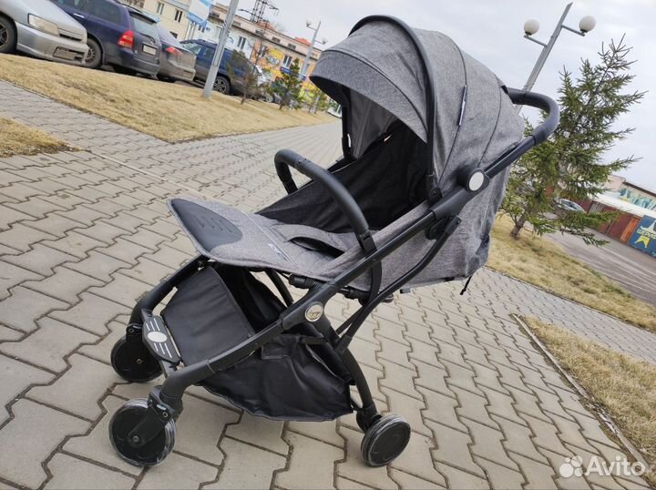 Коляска прогулочная Pituso Voyage