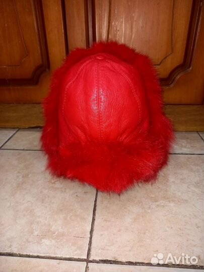 Шапка из натурального меха и натуральной кожи