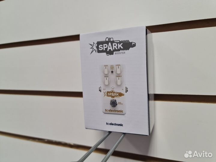 TC Electronic Spark Booster педаль гитарная