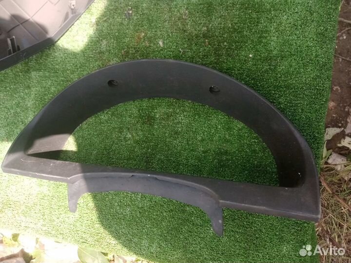 Накладка в торпедо Kia Sorento 1