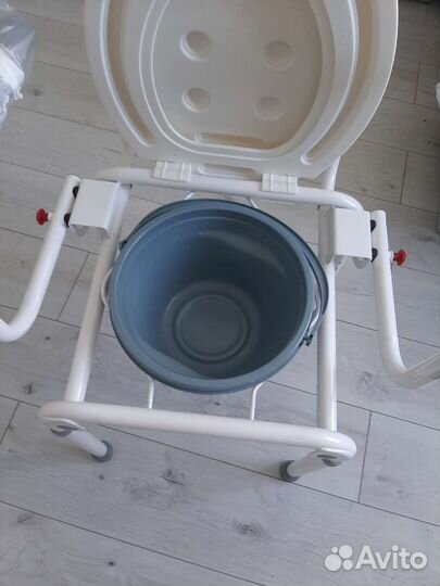 Кресло-туалет для инвалидов и пожилых людей