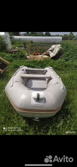 Надувная лодка с мотором