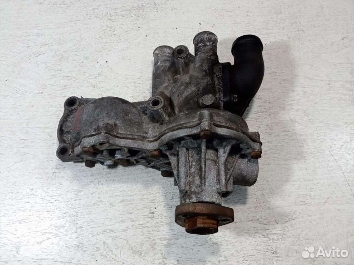 Водяной насос помпа Volkswagen Golf 3