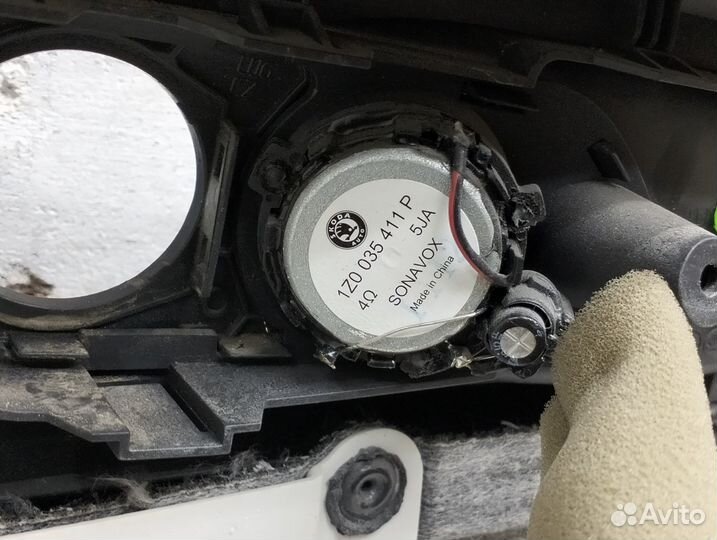 Обшивка двери передней Skoda Yeti