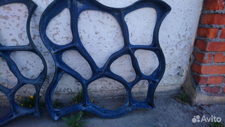 Форма для изготовления тротуарной дорожки