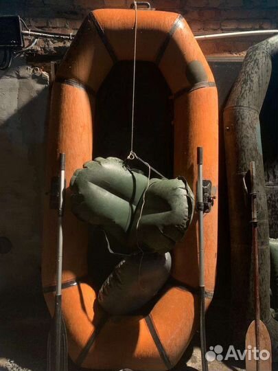 Лодка надувная резиновая весельная