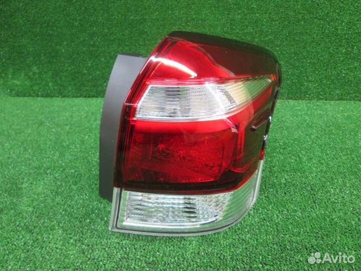 Стоп правый Toyota Corolla Fielder NRE161