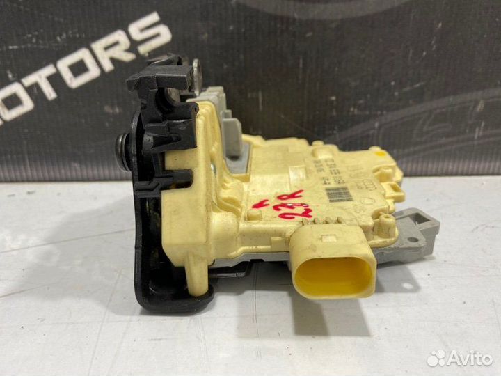 Замок двери задний правый Audi Q7 4L BAR 2007