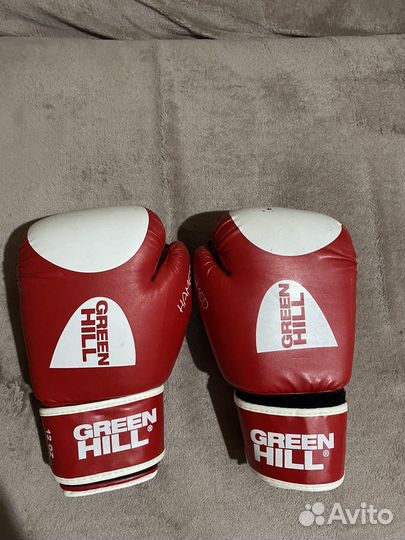 Боксерские перчатки