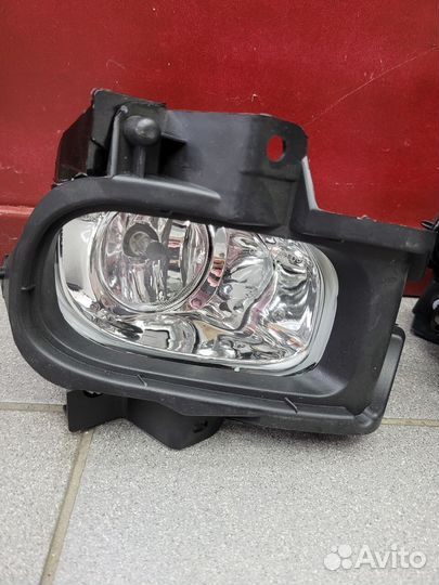 Фара противотуманная L+R Toyota Premio ZT240 05-07