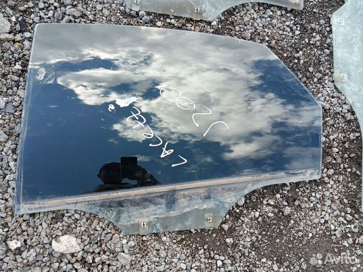 Стекло задней двери Шевроле лачетти j 200 седан